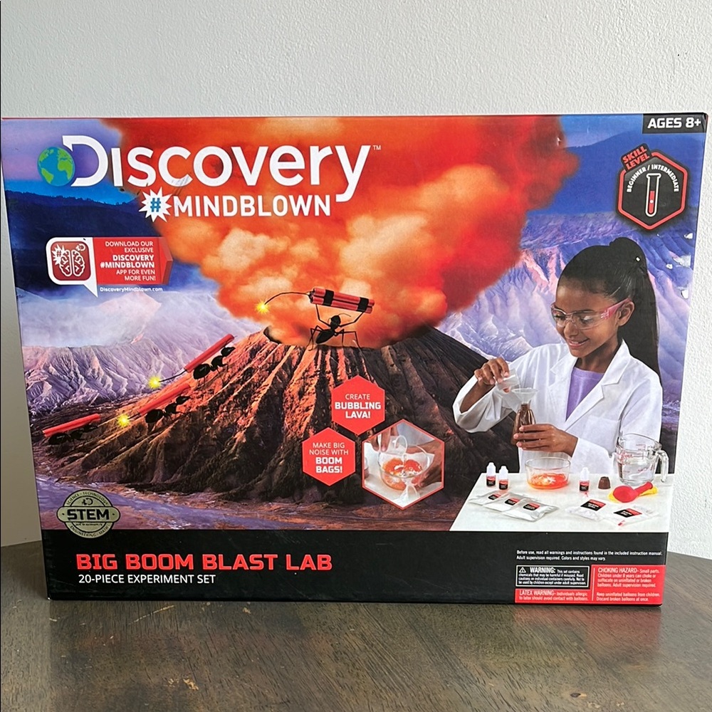 Discovery Mindblown Big Boom Blast Lab 20- Piece Experiment Set